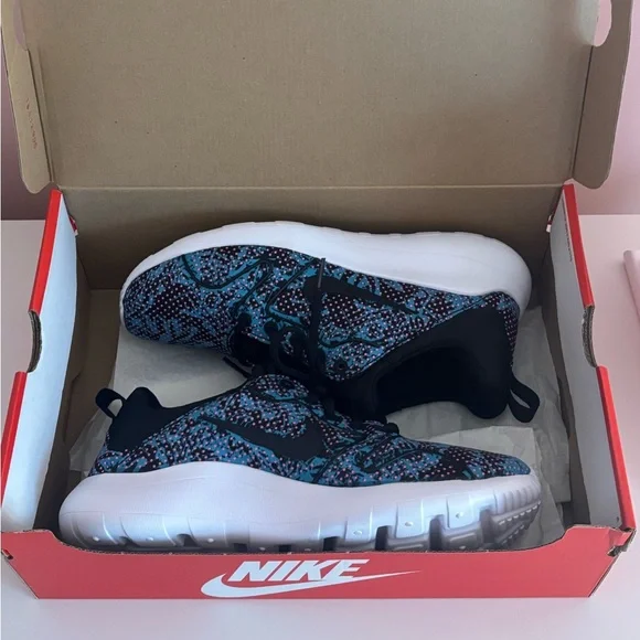 NEW Nike Women’s Kaishi 2.0 Print Sneakers - Size 8 (L) and Size 9 (R) - Picture 14 of 14